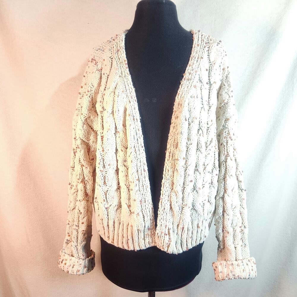 NWOT Cuddly Soft M Moon & Madison Chenille Knit Cardigan Cream Rose & Blue Tufts